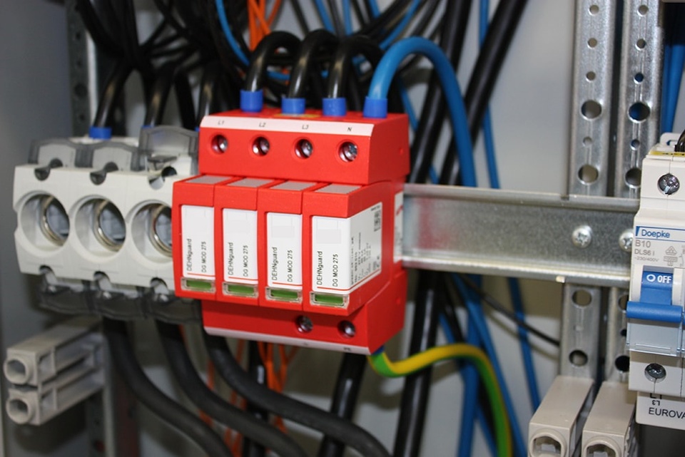 U berspannungsschutz bei Elektro Max in Aschaffenburg